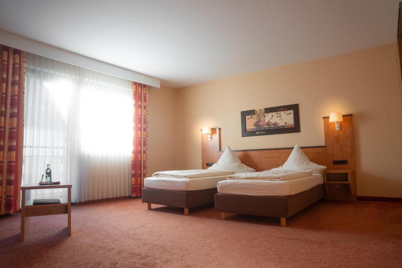Hotel Gasthof Kaesser Ansbach Buitenkant foto
