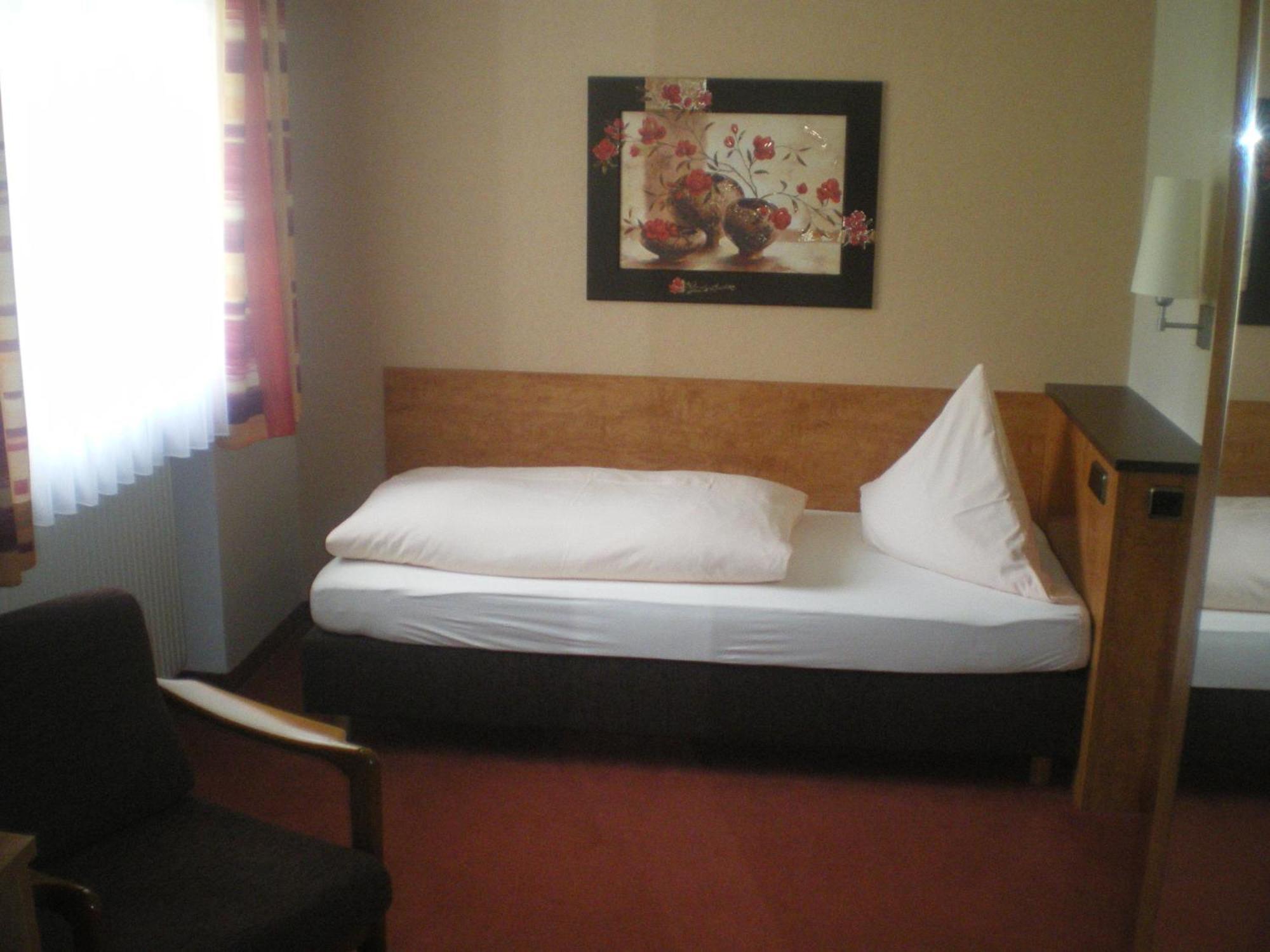 Hotel Gasthof Kaesser Ansbach Buitenkant foto