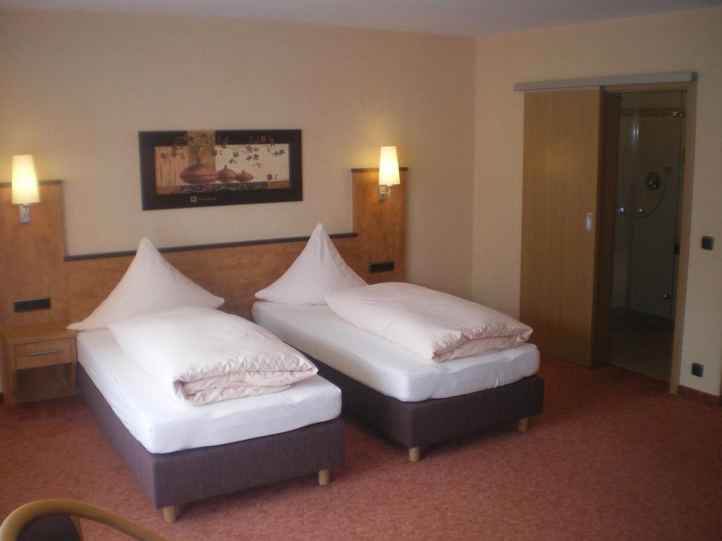 Hotel Gasthof Kaesser Ansbach Buitenkant foto