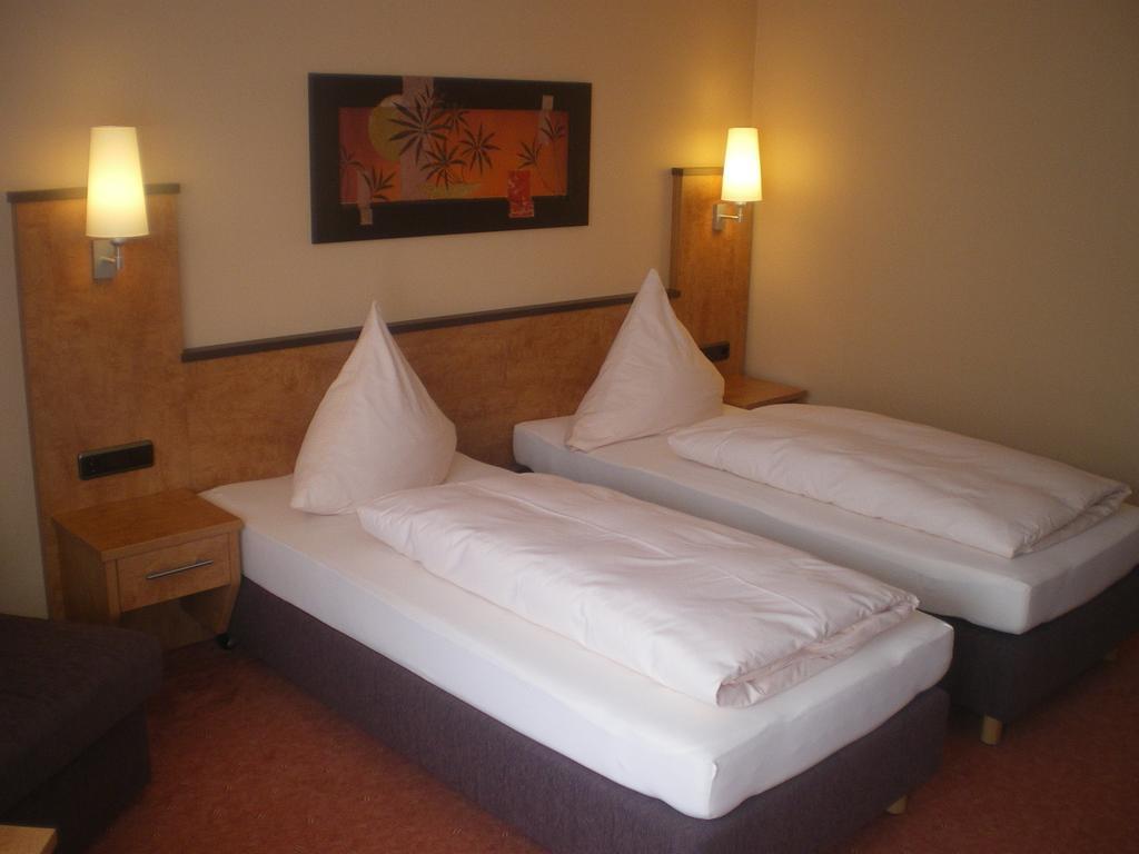 Hotel Gasthof Kaesser Ansbach Buitenkant foto