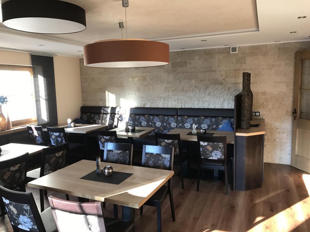 Hotel Gasthof Kaesser Ansbach Buitenkant foto