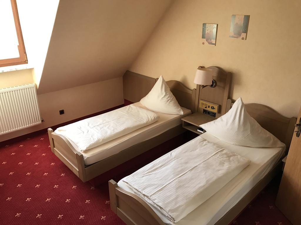 Hotel Gasthof Kaesser Ansbach Buitenkant foto